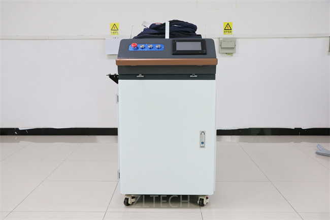 Machine tenue dans la main portative de soudure laser de fibre à vendre 1000w 1500w 2000w 3000w