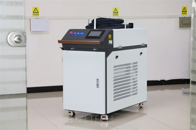 machine de dérouillage de laser de 1000W 2000W 3000W à vendre avec le prix abordable